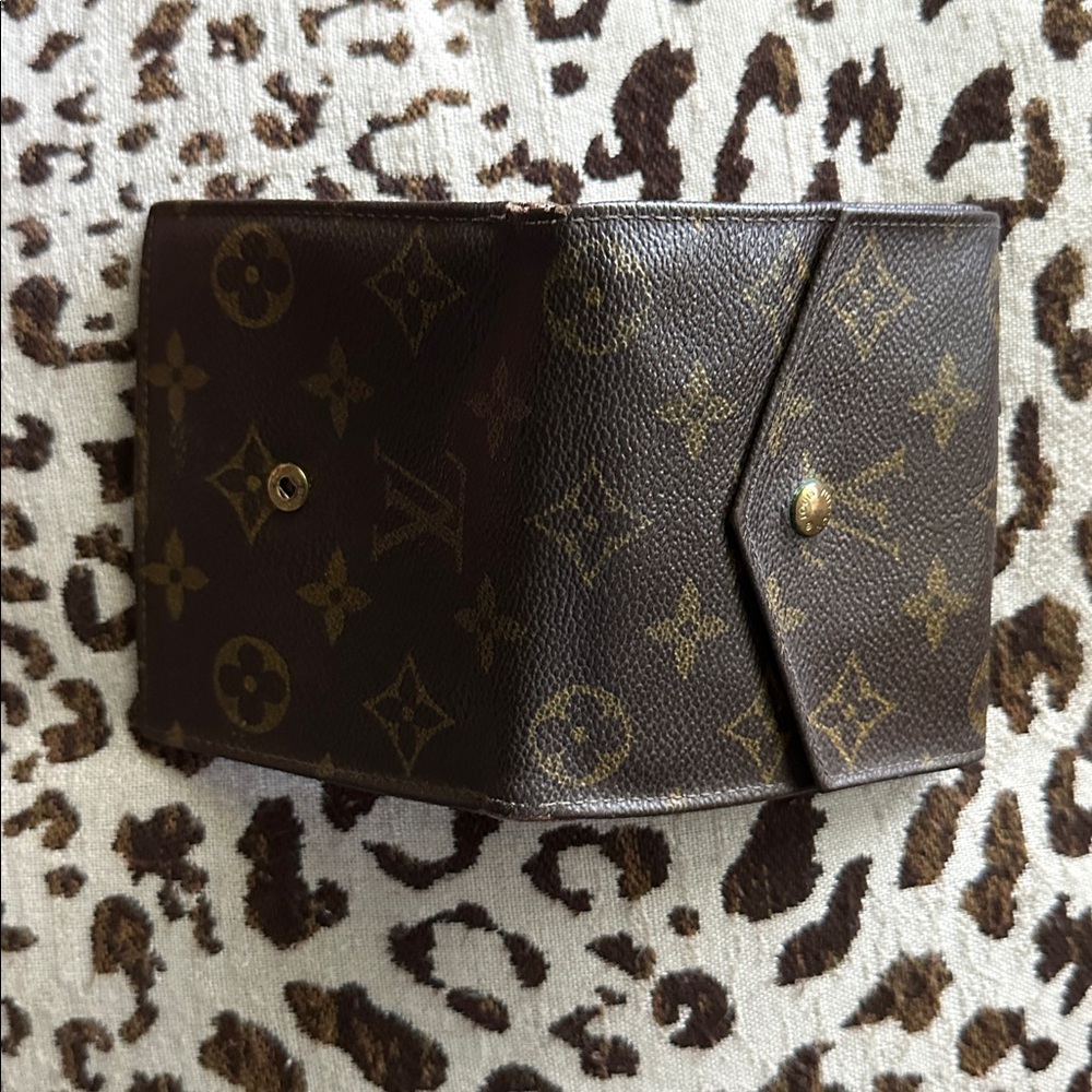 Vintage Louis Vuitton “Elise” Monogram Tri-Fold Wallet •  Iconic LV Style - Picture 7 of 10